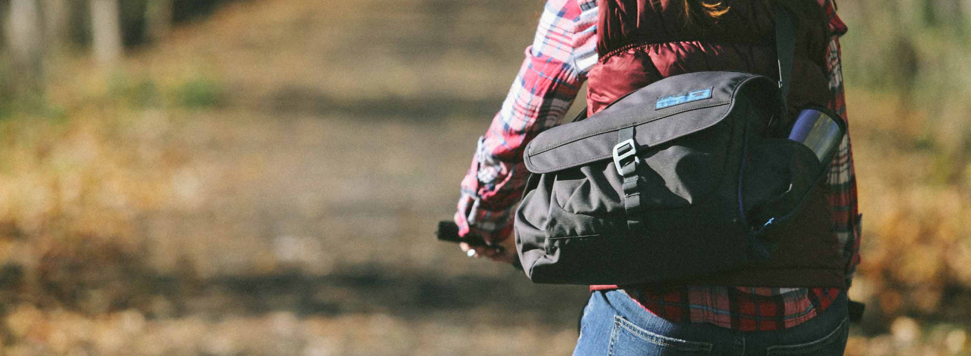 Messenger Bag vs Backpack - Which One Is Best For You 