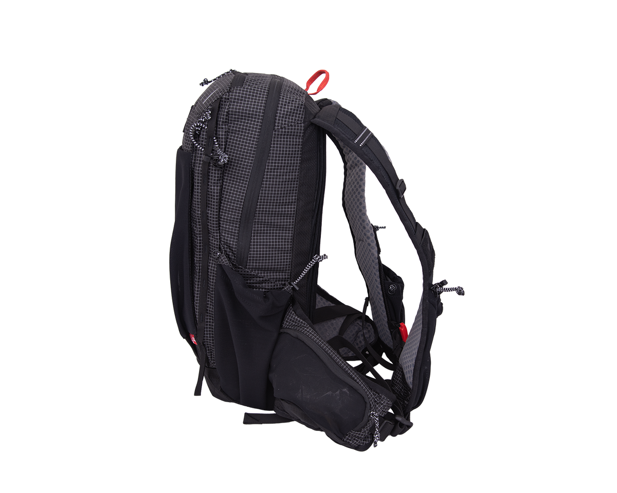 Zerk 13 Backpack w/2L Bladder
 hydration backpack on a white background